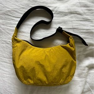 BAGGU NYLON MEDIUM CRESCENT BAG
